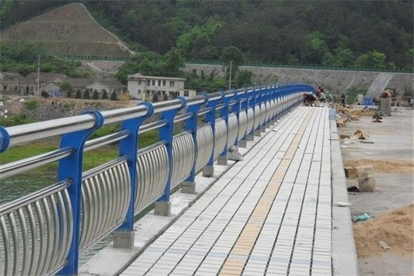 重庆不锈钢桥梁灯光护栏